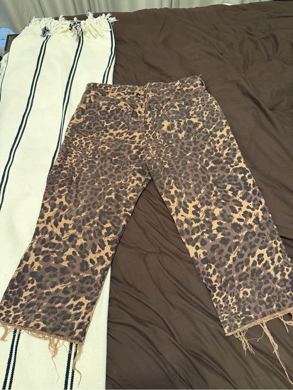 Abercrombie  Leopard Print Cropped Jeans - Brown & Black - Picture 2 of 4